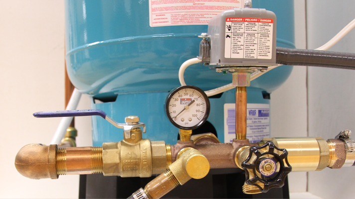 How to Know When to Select a Dry or Liquid Filled Pressure Gauge